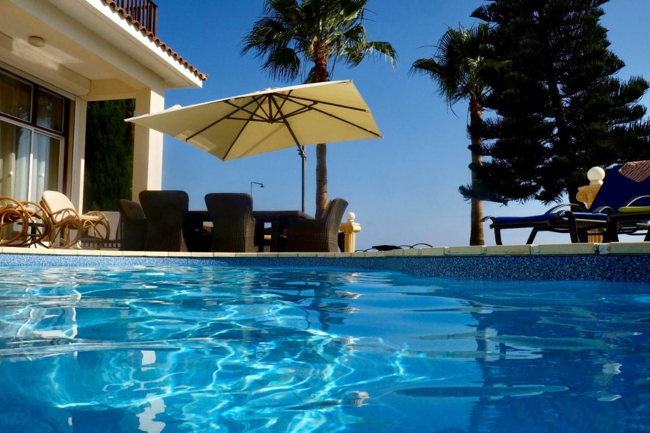 Villa On The First Line Peyia Esterno foto