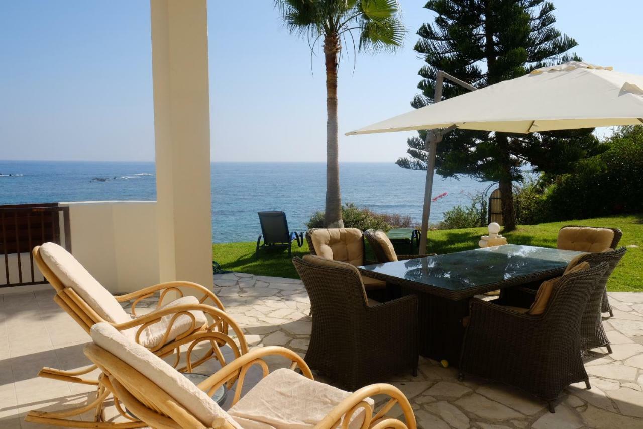 Villa On The First Line Peyia Esterno foto